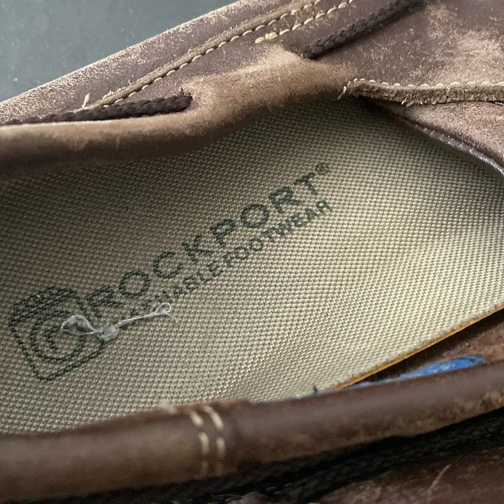 9 1/2 Rockport boat shoes, leather brown